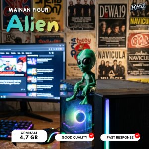 Miniatur Alien Pose Duduk
